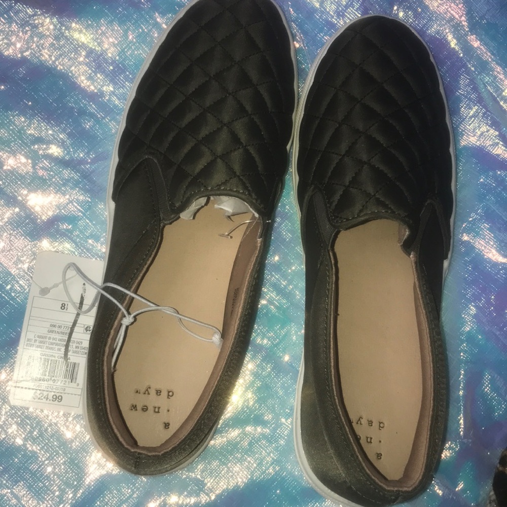 shoes/ flats